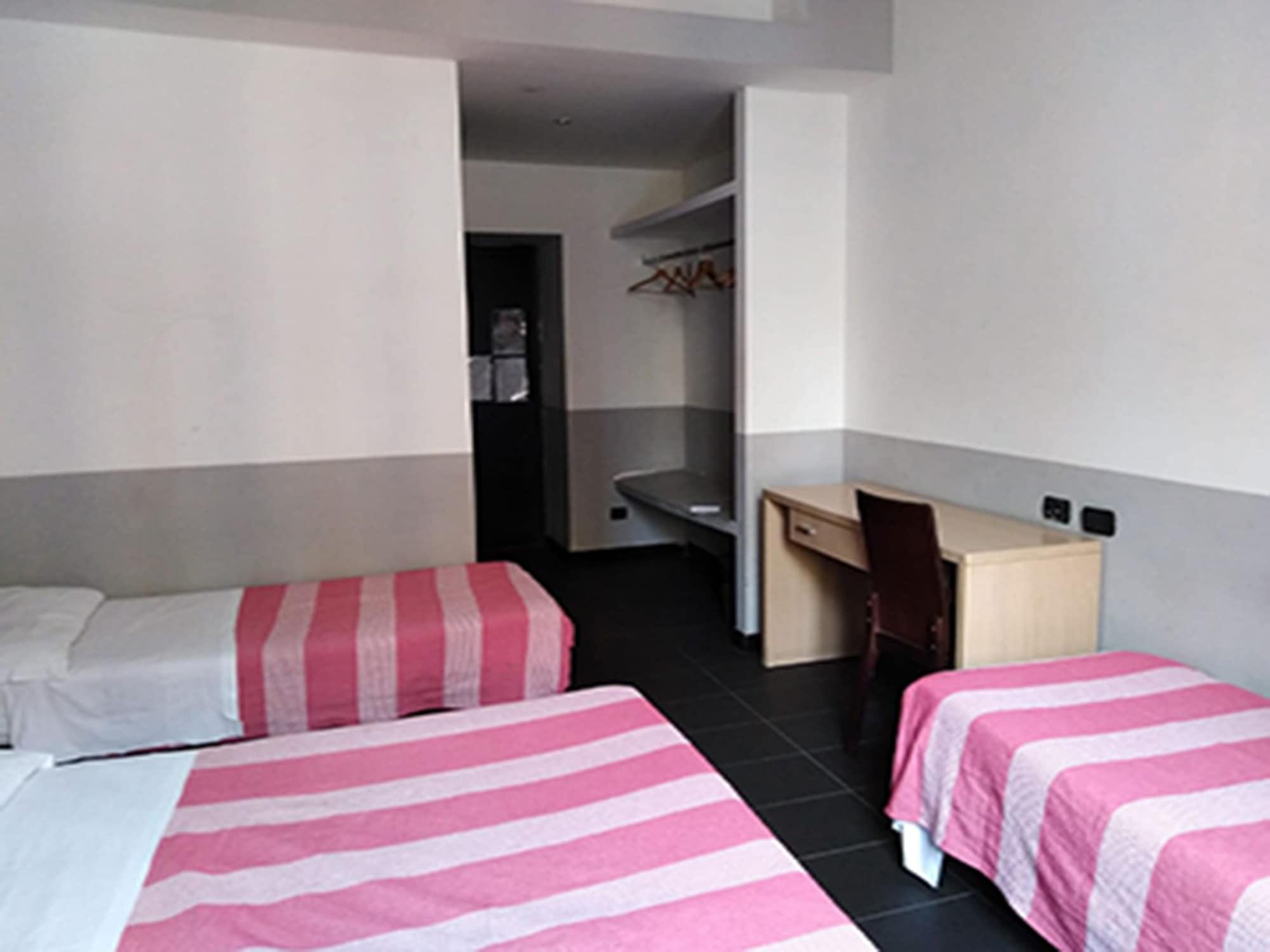 M&J Place Hostel Rome Bagian luar foto