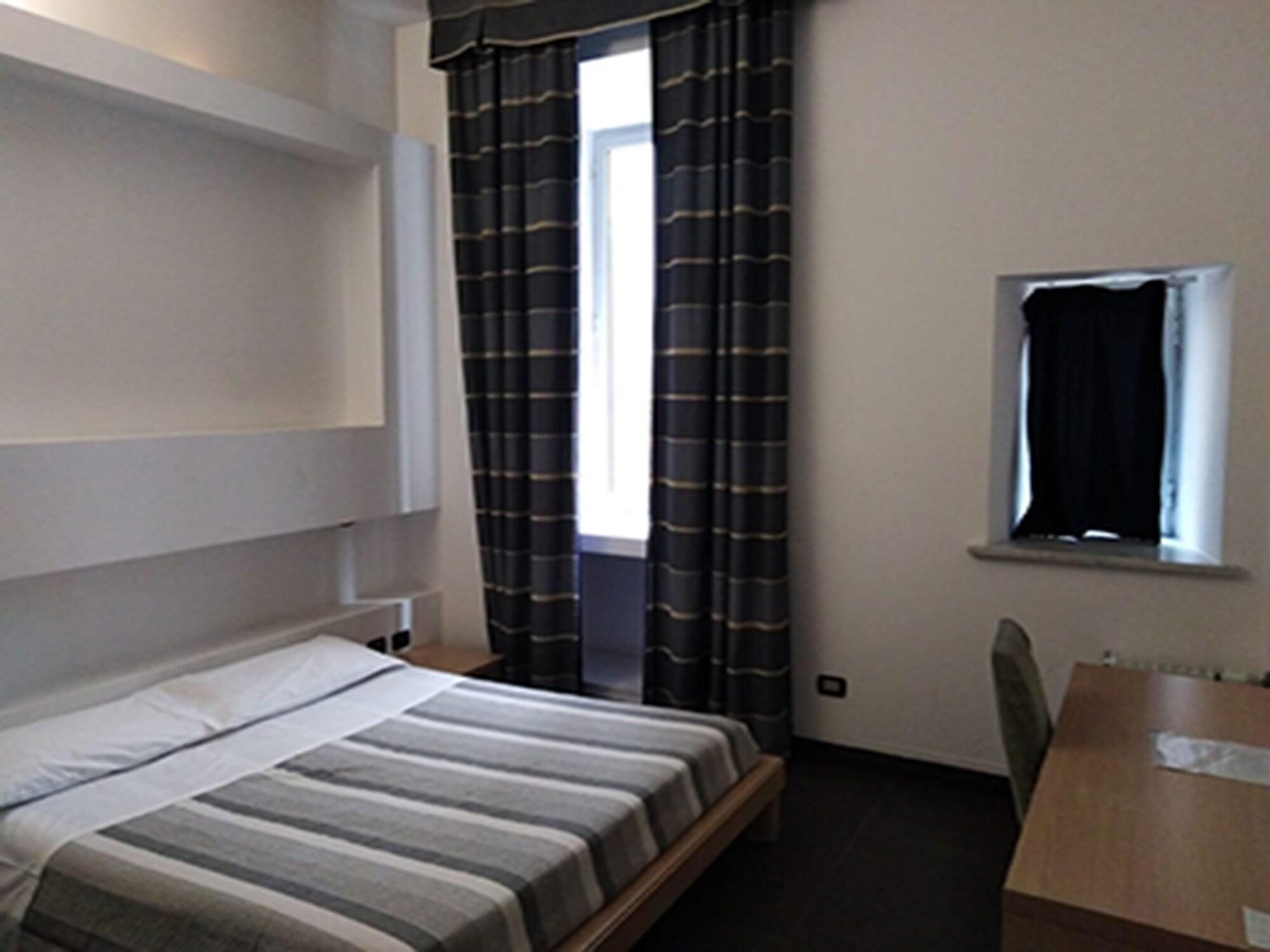 M&J Place Hostel Rome Bagian luar foto