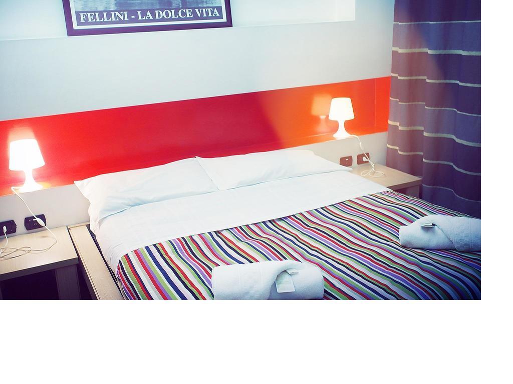M&J Place Hostel Rome Bagian luar foto