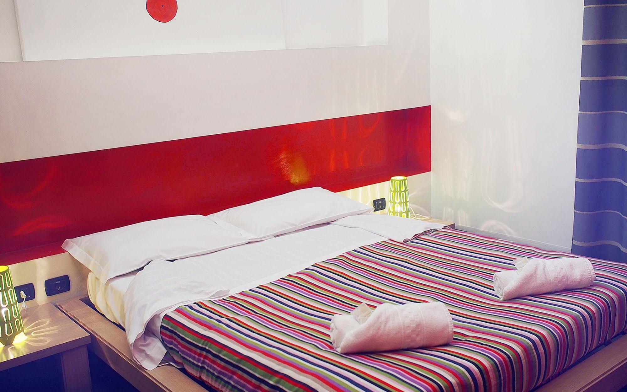M&J Place Hostel Rome Bagian luar foto